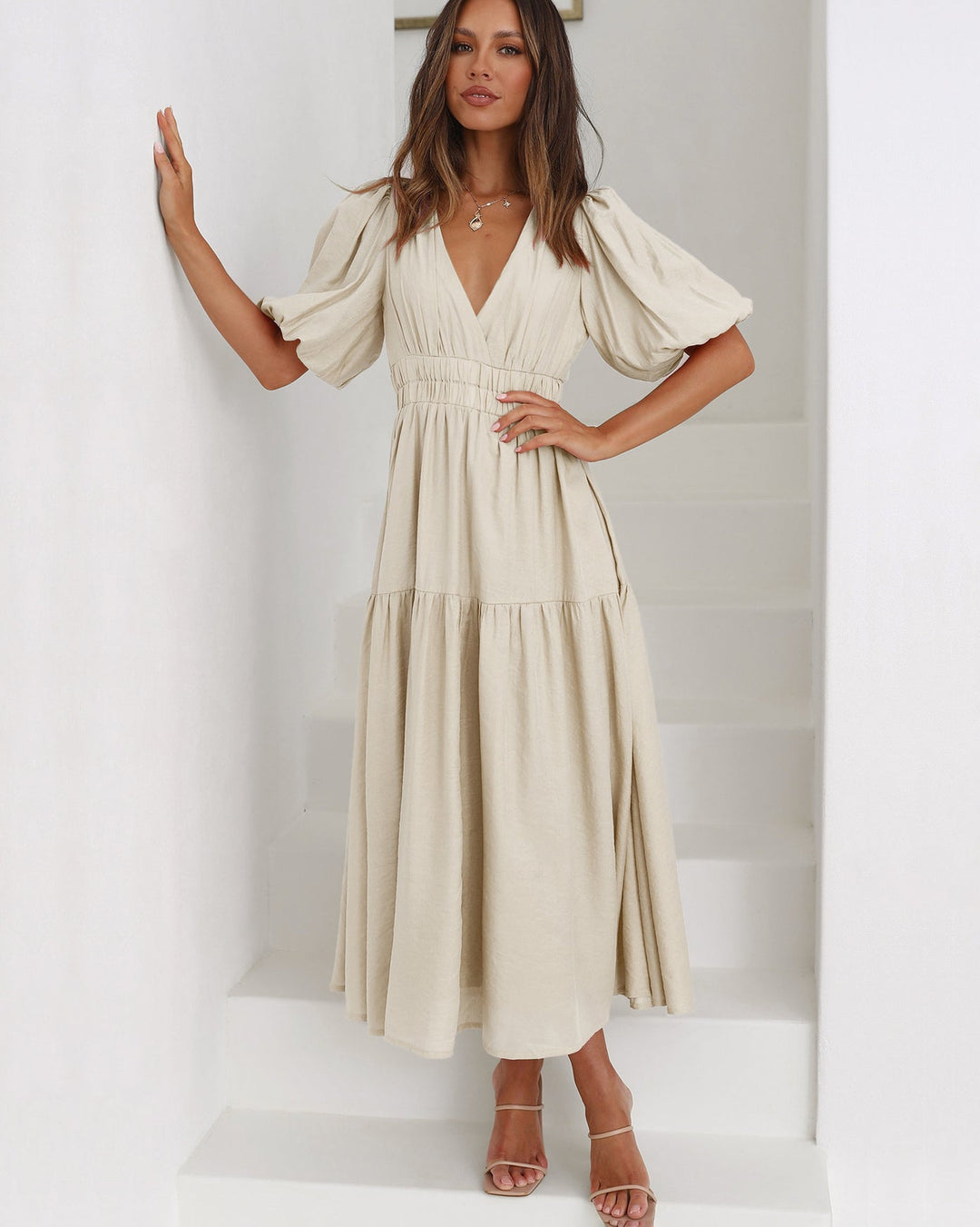 Noelle | Dames Midi-jurk met V-hals en Pofmouwen met Geraffineerde Taille