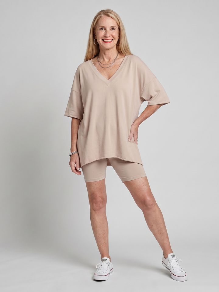 Lucinda | V-Hals Top En Shorts Relaxed Fit Set