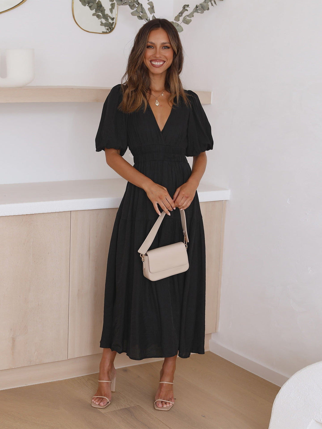 Noelle | Dames Midi-jurk met V-hals en Pofmouwen met Geraffineerde Taille