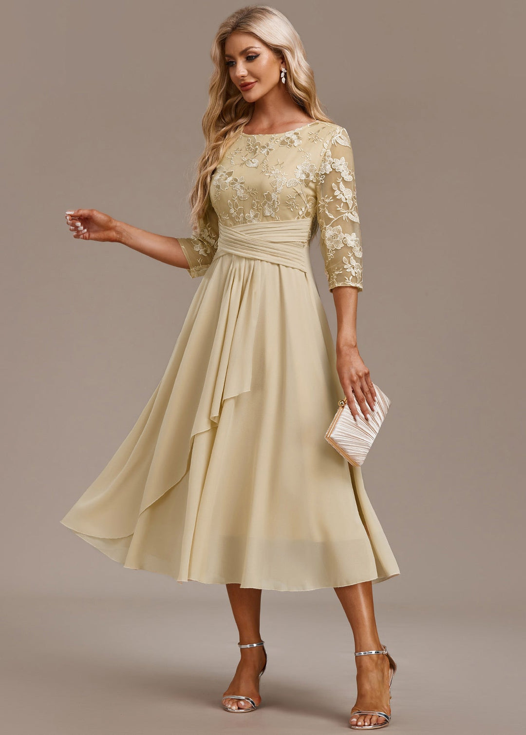 Karla™ | Champagne Bloemen 3/4 Mouw Ronde Hals Jurk