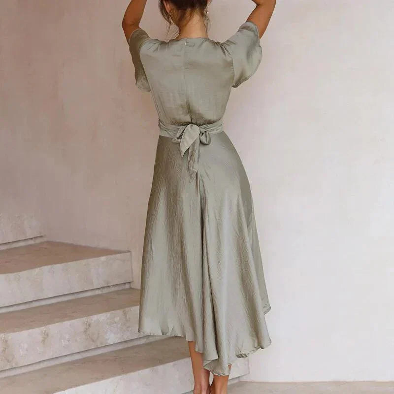 Luna | Dames Satin Midi Jurk Diepe V-Hals Strik Voorzijde Flutter Mouwen