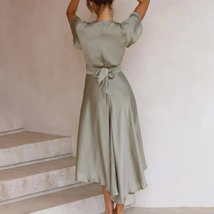 Luna | Dames Satin Midi Jurk Diepe V-Hals Strik Voorzijde Flutter Mouwen