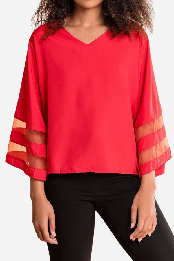 Celeste | Dames V-Hals Blouse met Bell Mouwen en Mesh Paneel Detail