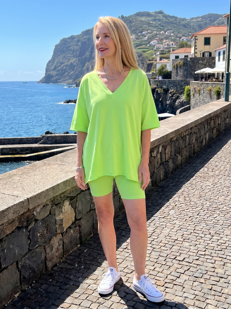 Lucinda | V-Hals Top En Shorts Relaxed Fit Set