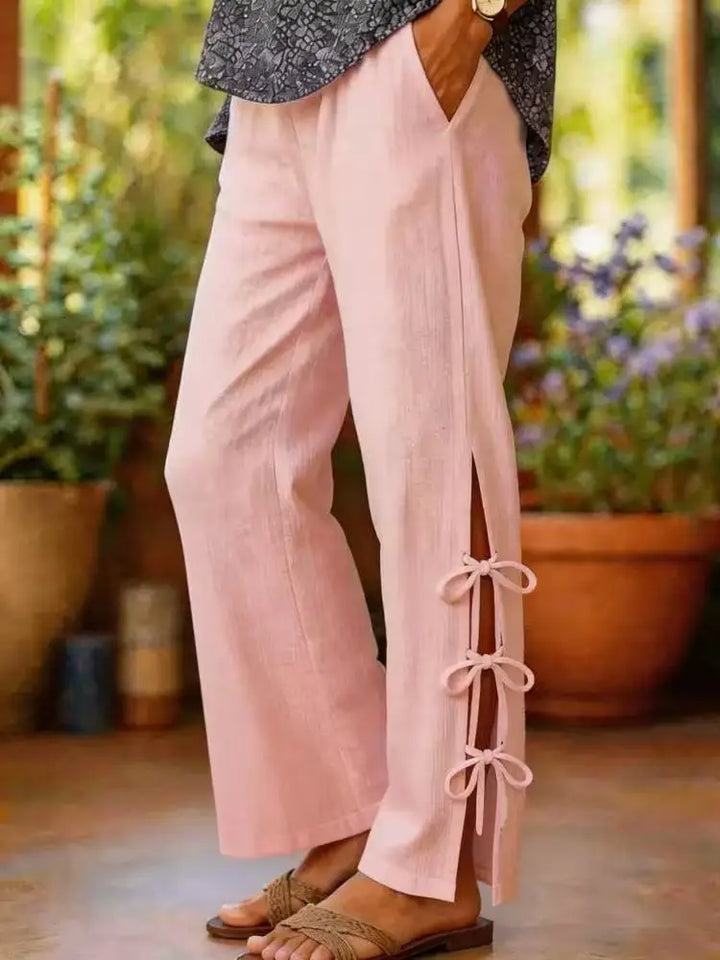 Lyara | Brede Pantalon met Zijsplit
