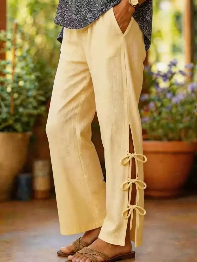 Lyara | Brede Pantalon met Zijsplit