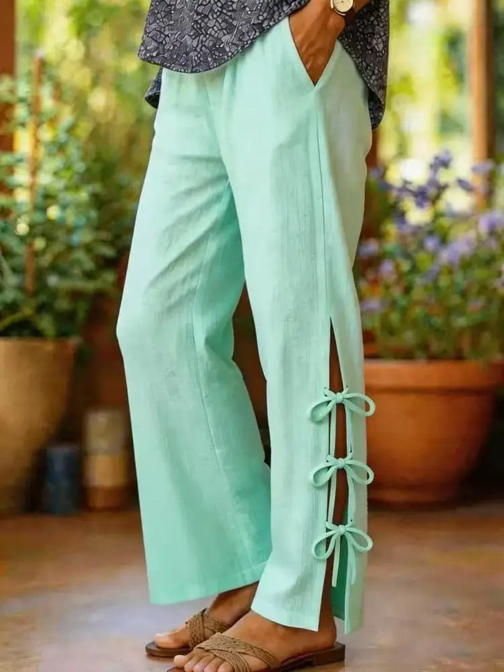 Lyara | Brede Pantalon met Zijsplit