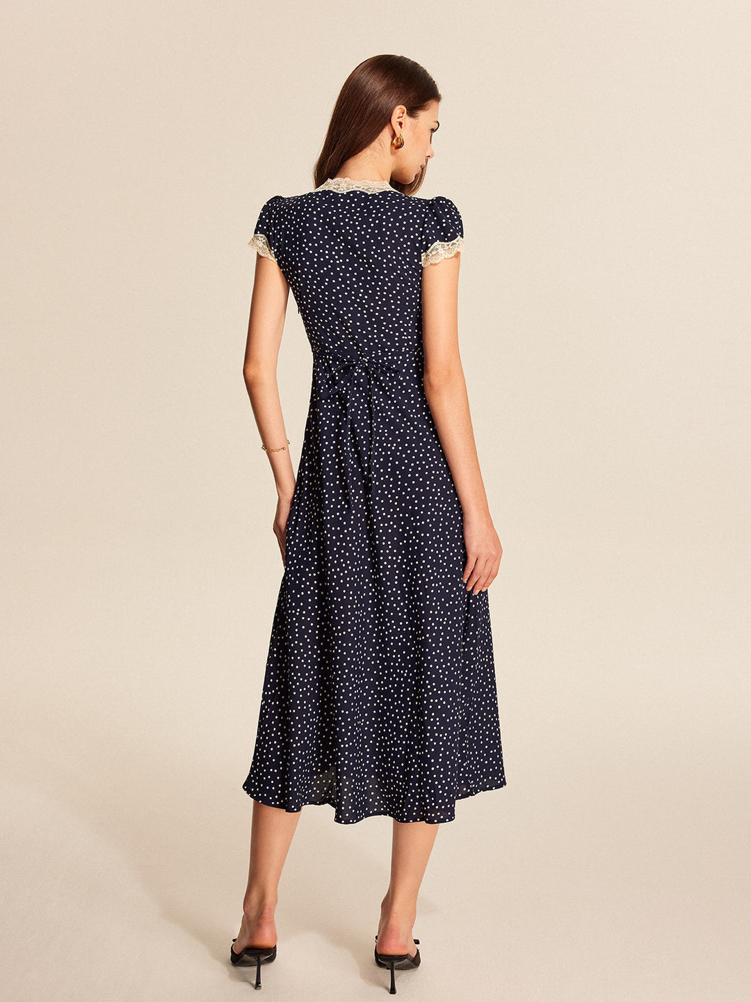 Colette | Dames Midi-jurk met Polkadots en Kantafwerking bij de V-hals